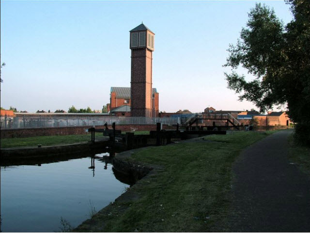 Flight of 7 Locks and Bridges Lock15